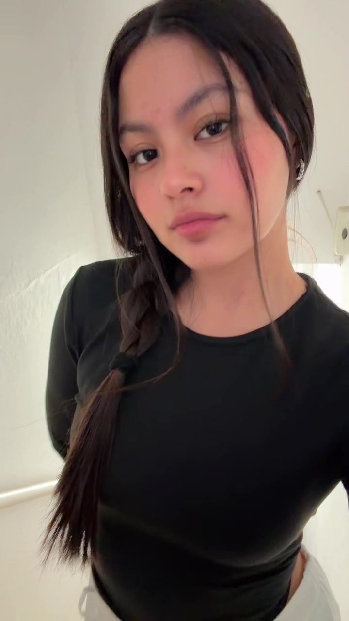 @Cheel🖤✨