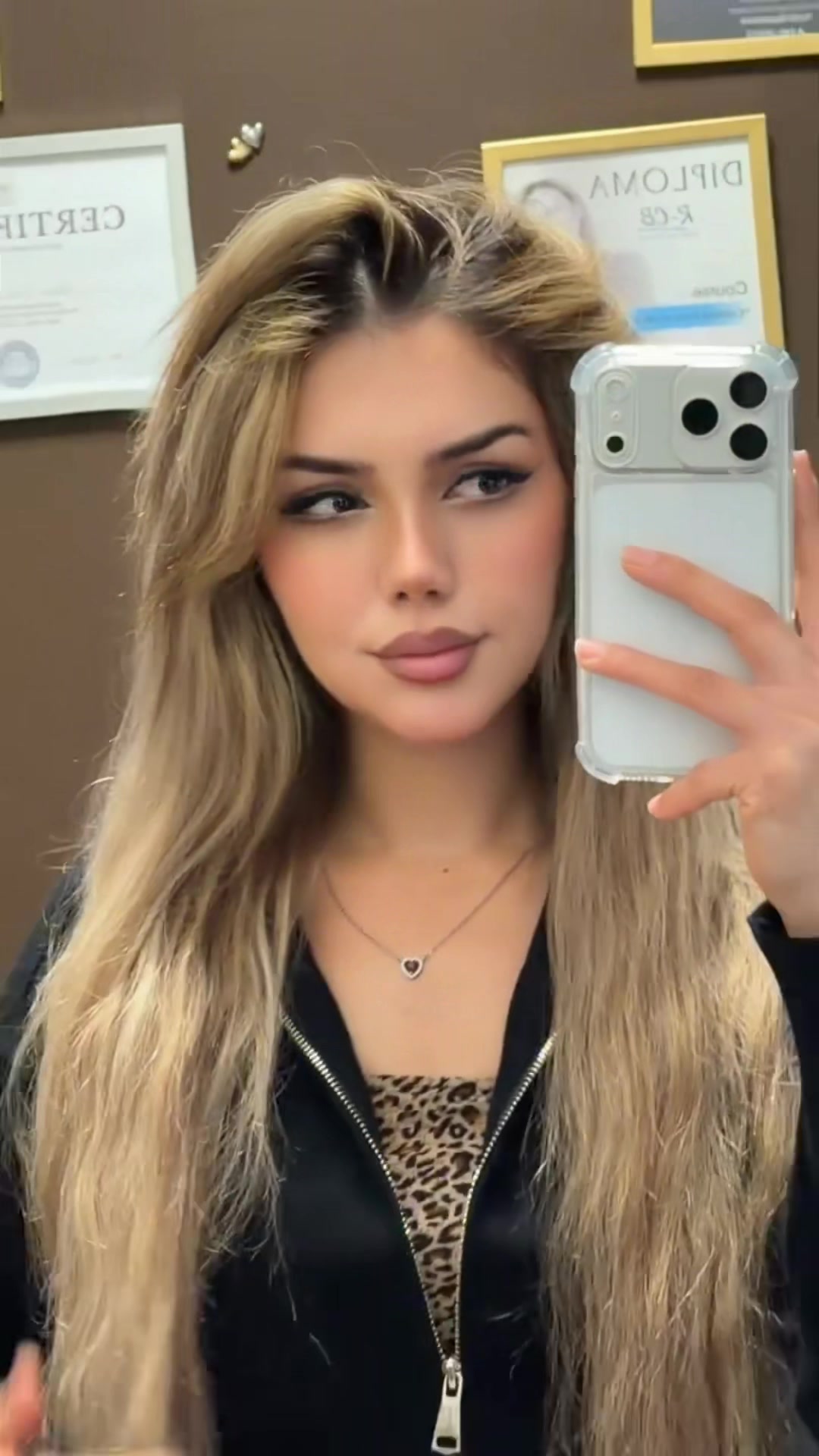 @naz__fashion