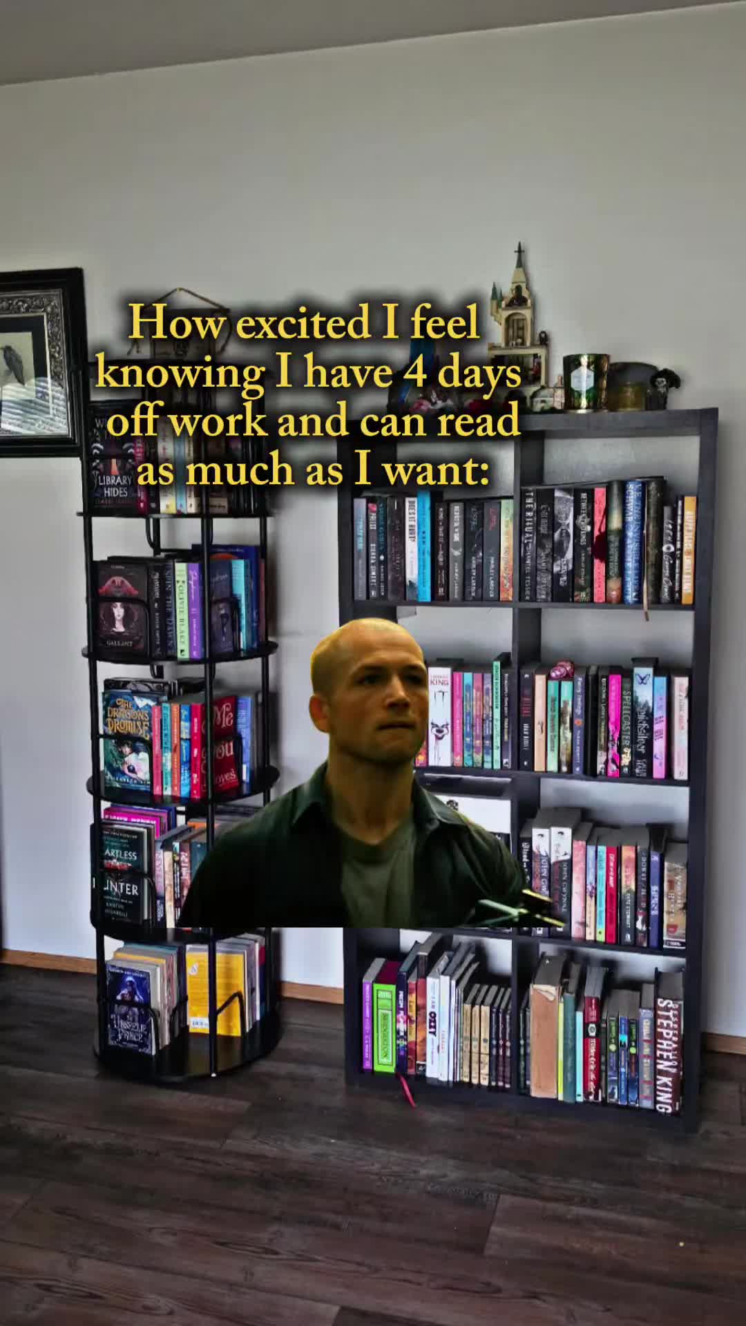 @LiteraryLunatic📚