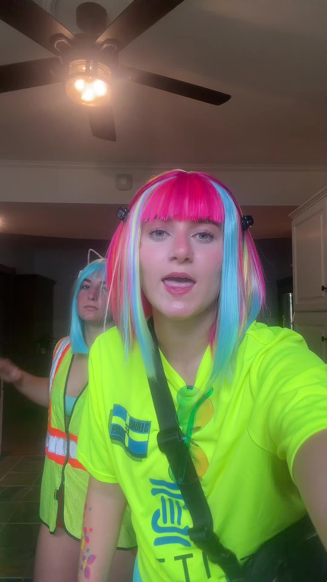 @🦄