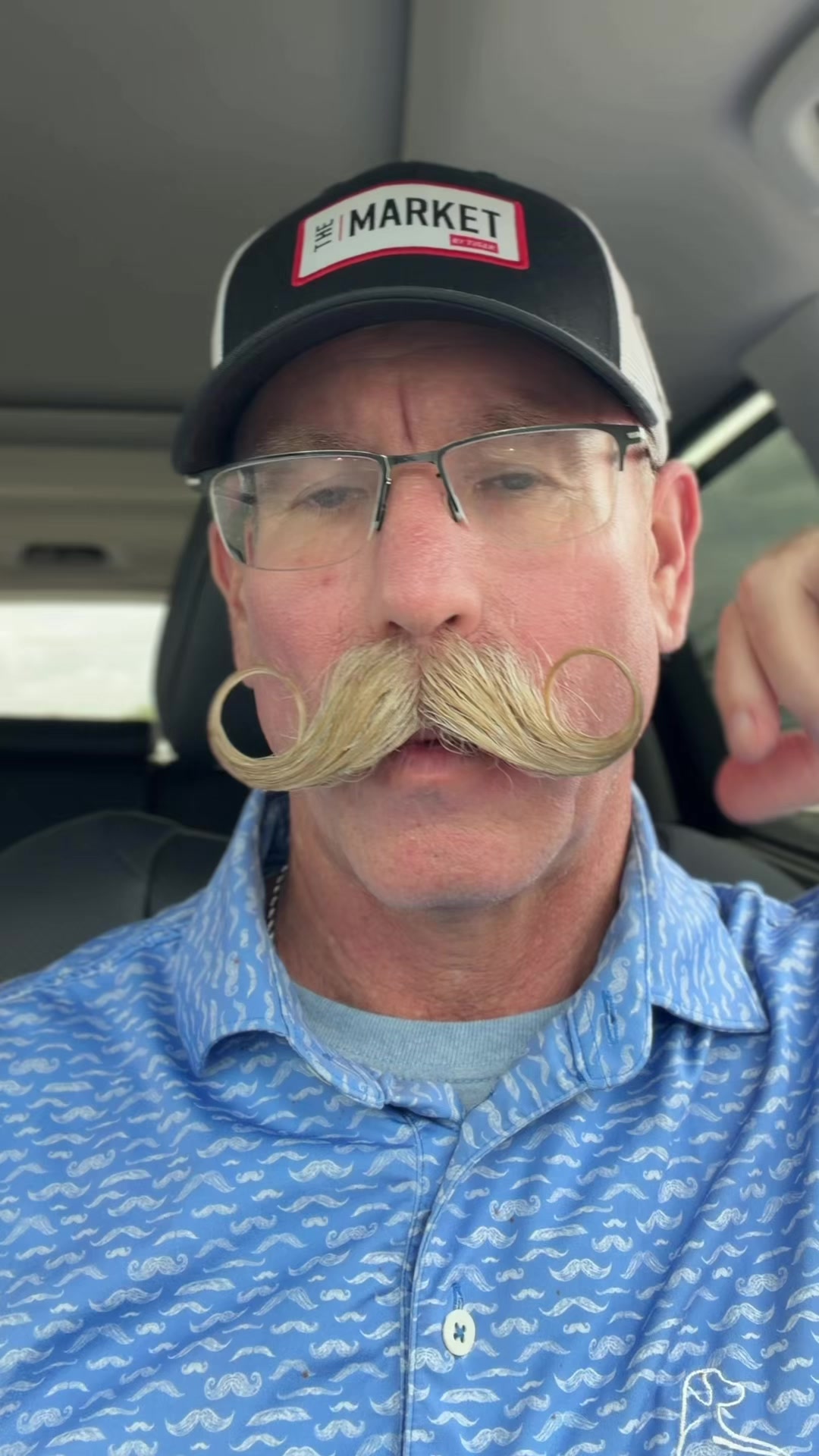 @Bobandelliothismustache
