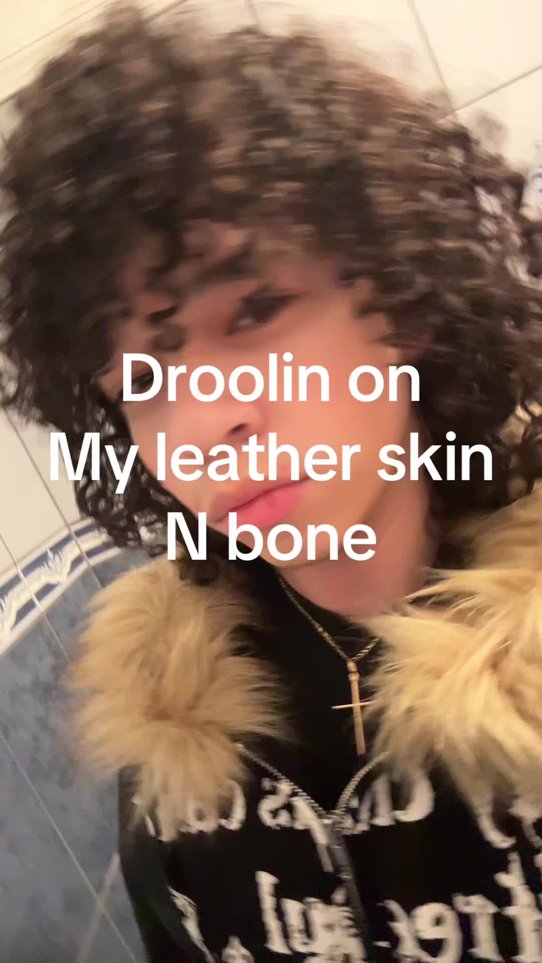 @U_U