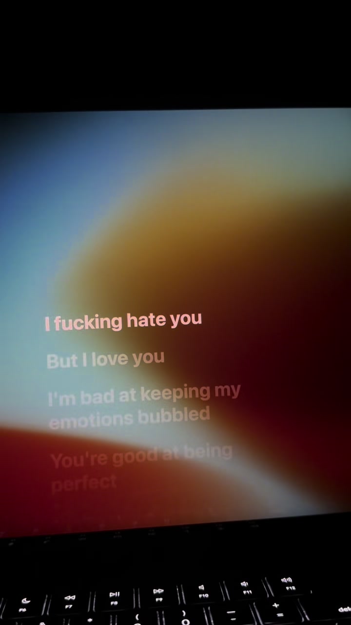 @🎧