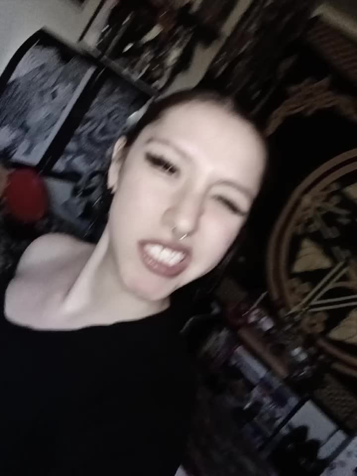 @(눈‸눈)