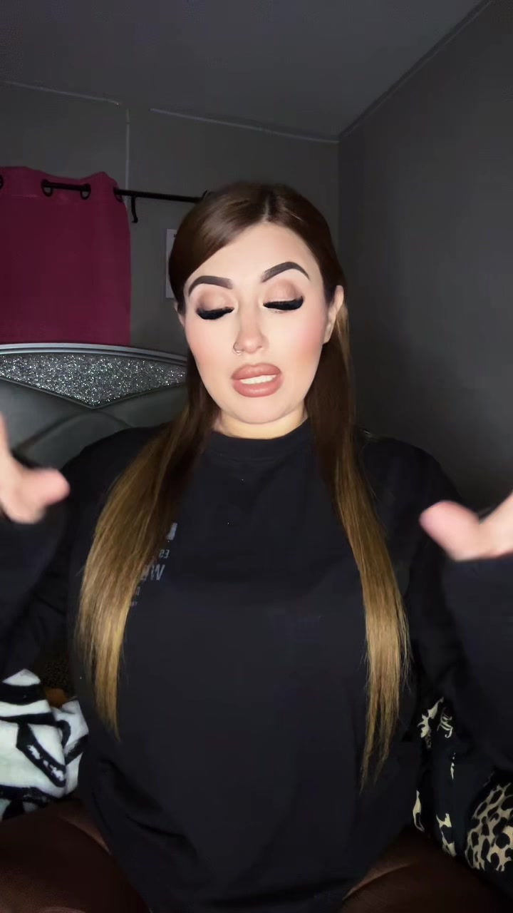 @Karen CM💜🐸