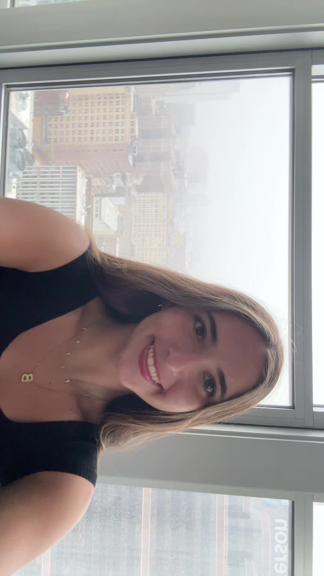@bella