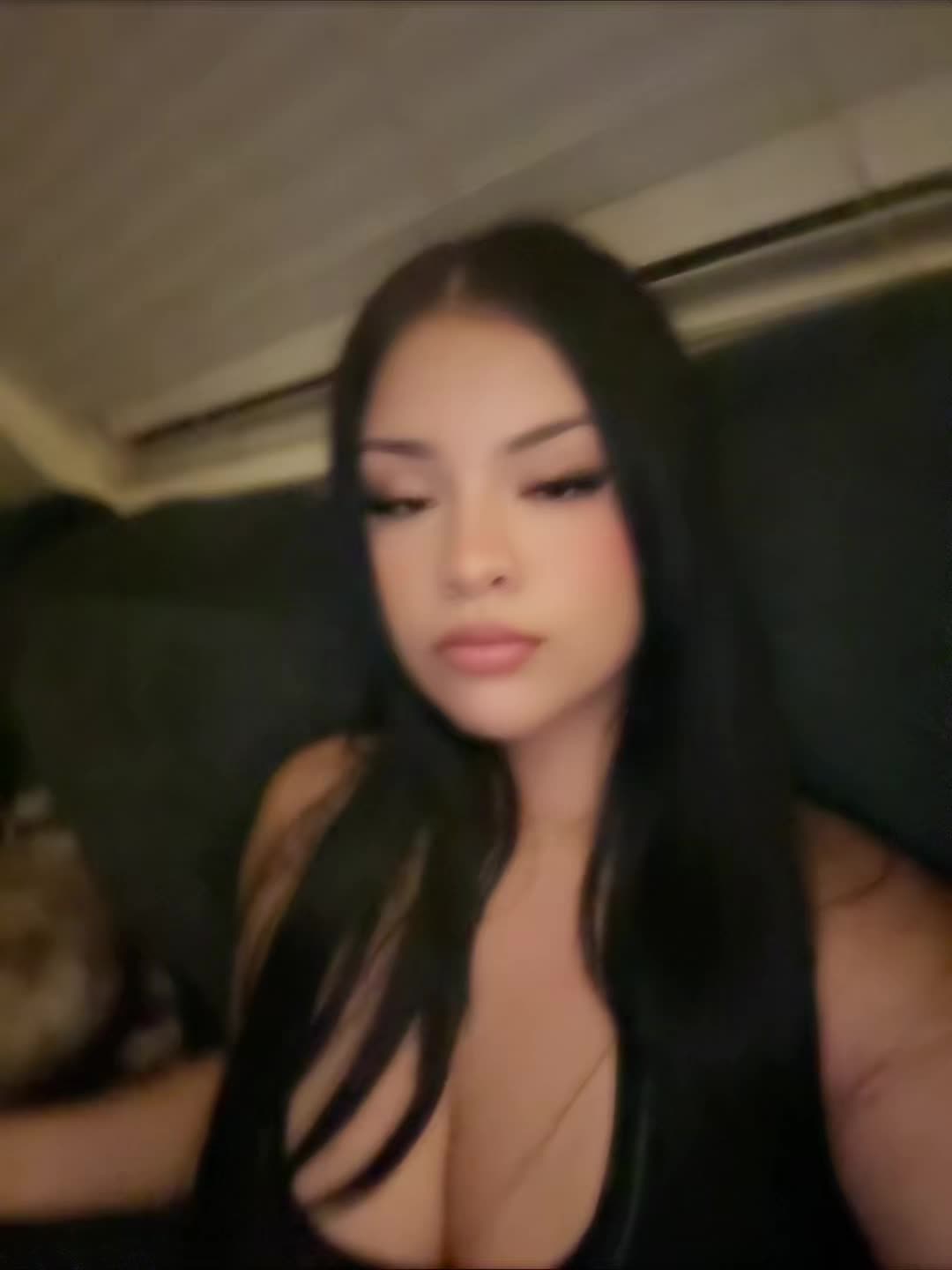 @yæ