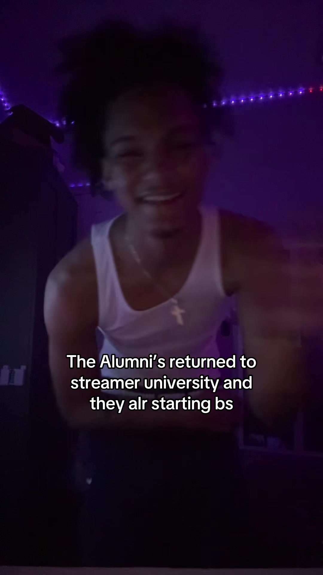@astackzzz_