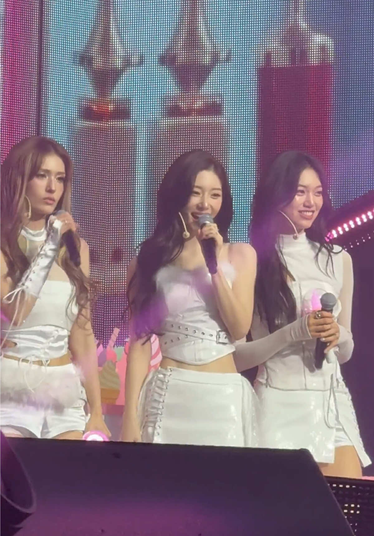 @I.O.I News