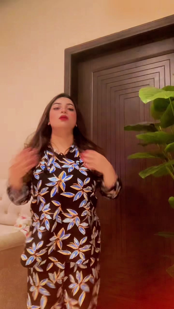 @ZAREEN SHAH❣️
