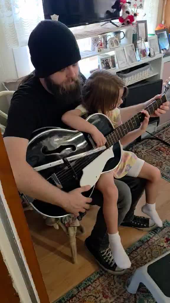@joeymandigo