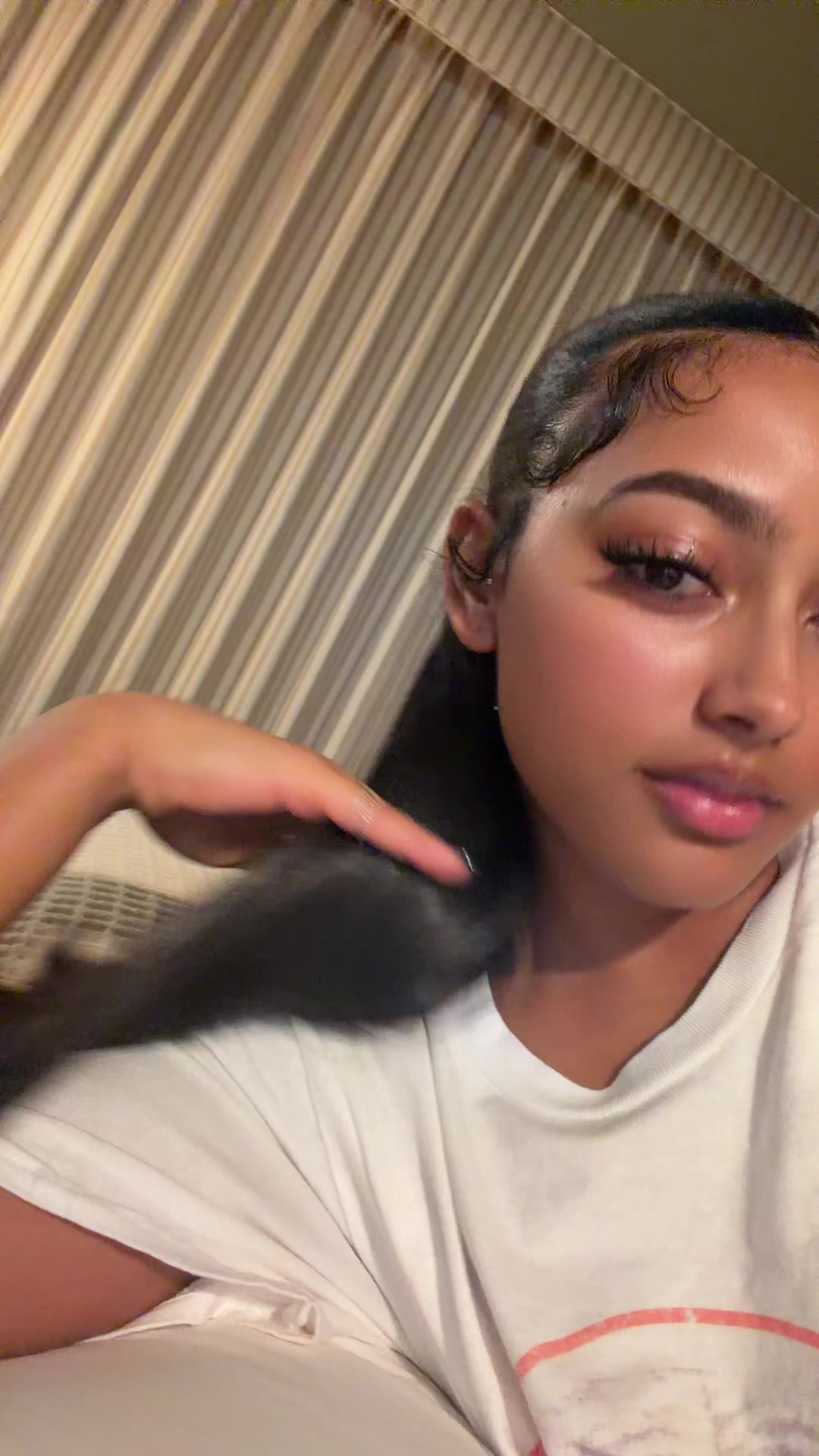 @peachesncream