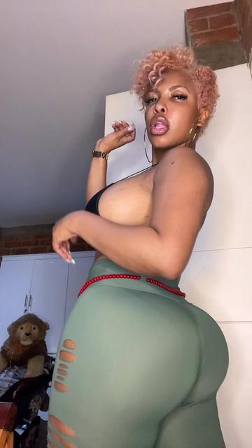@Nia Harris Oficial