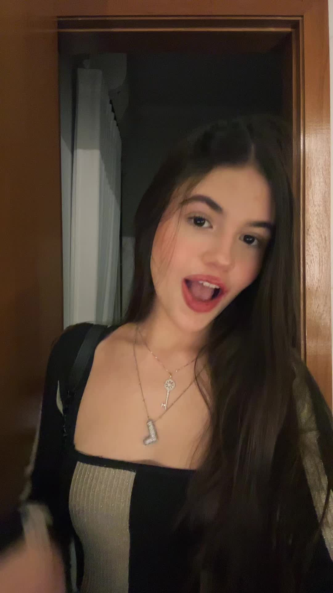 @larissacruzmariano