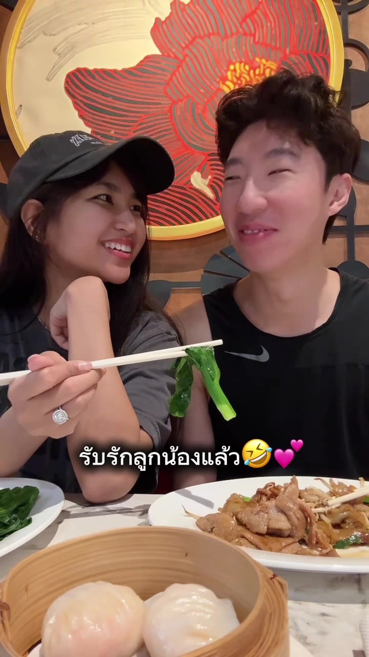 @kim.and.chris 🇹🇭🇺🇸