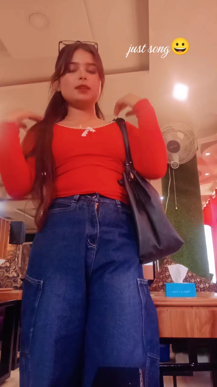 @👑pinky pahari 🍁💚🥀