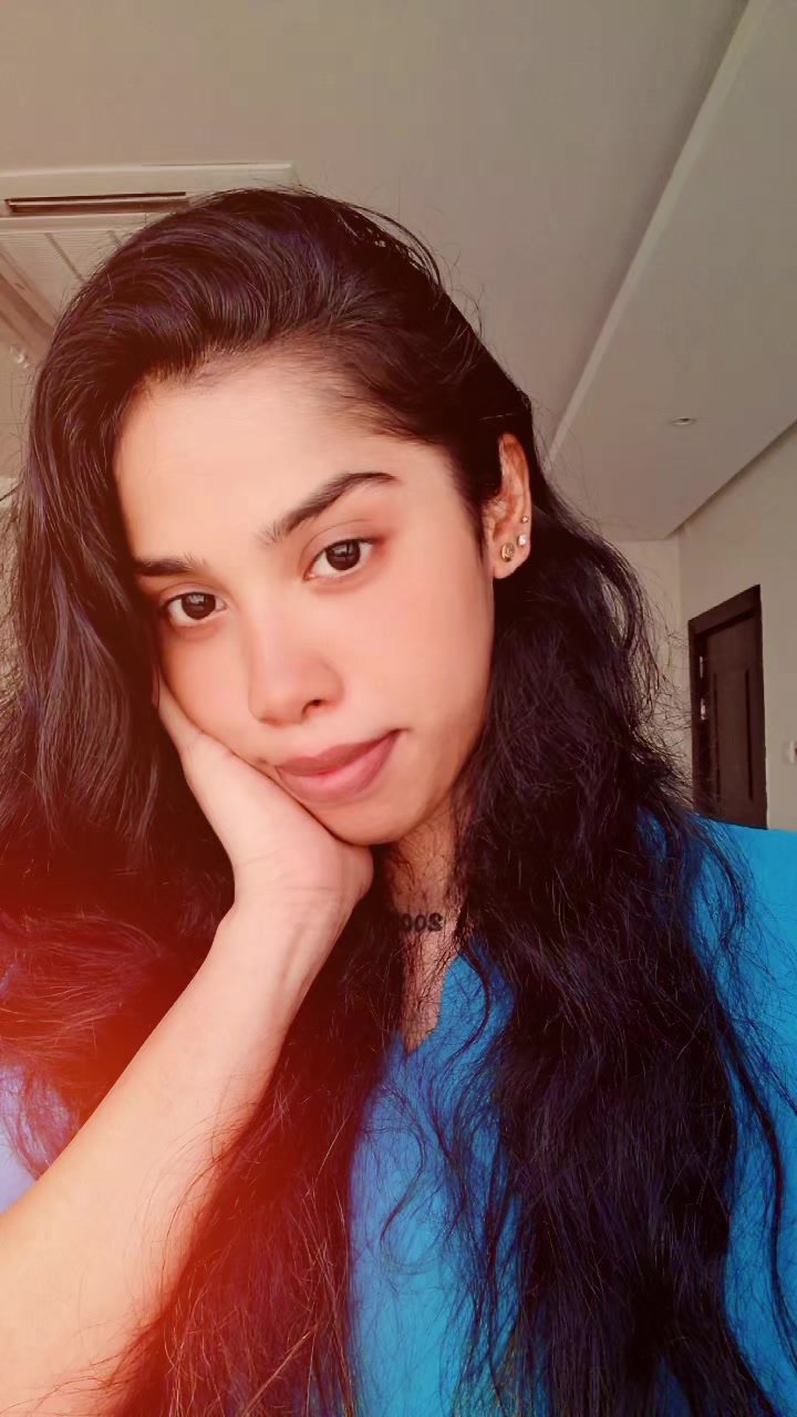 @♡_🍷Shashi🧚♀️_♡