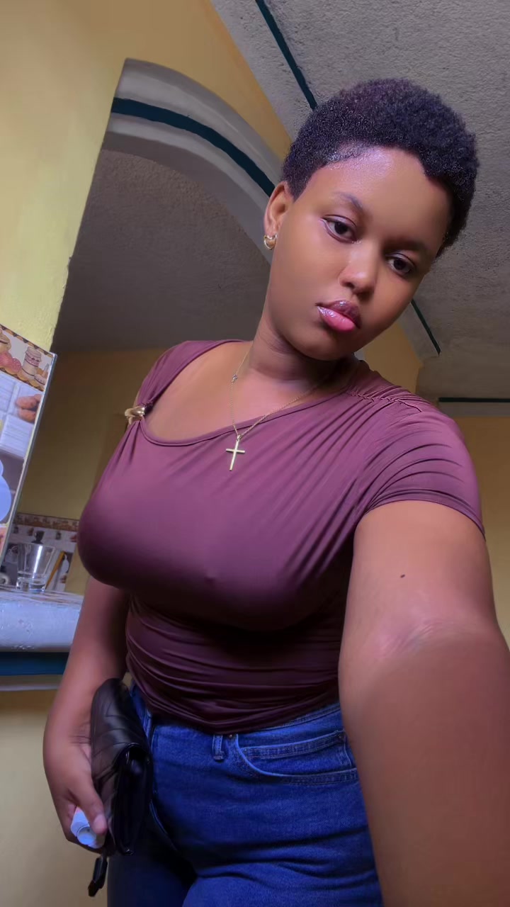 @👅Shaïna🫧🌸