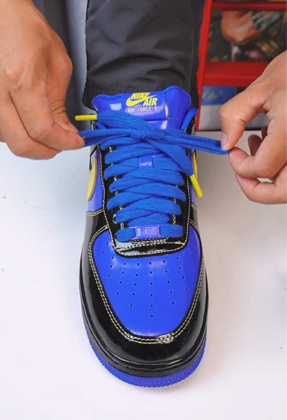 @Lacedsneaker