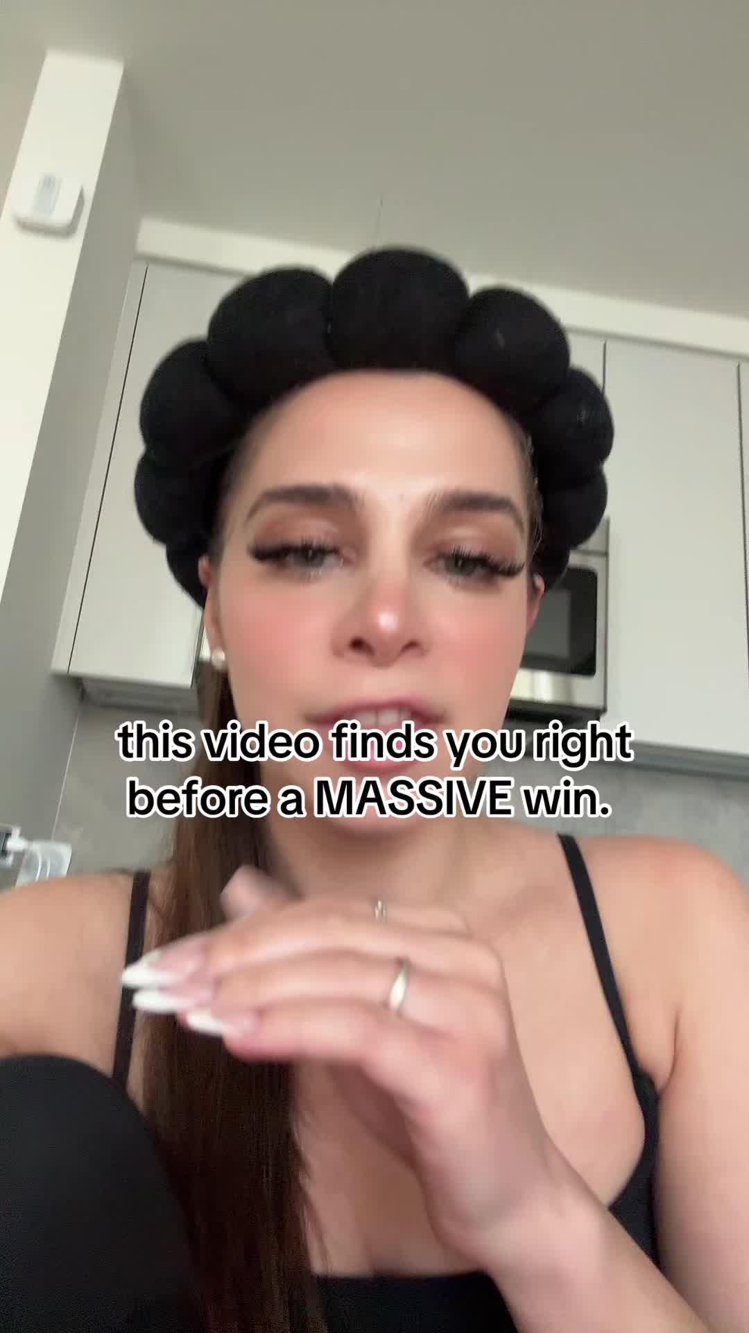 @hothighpriestess 🧿🤍