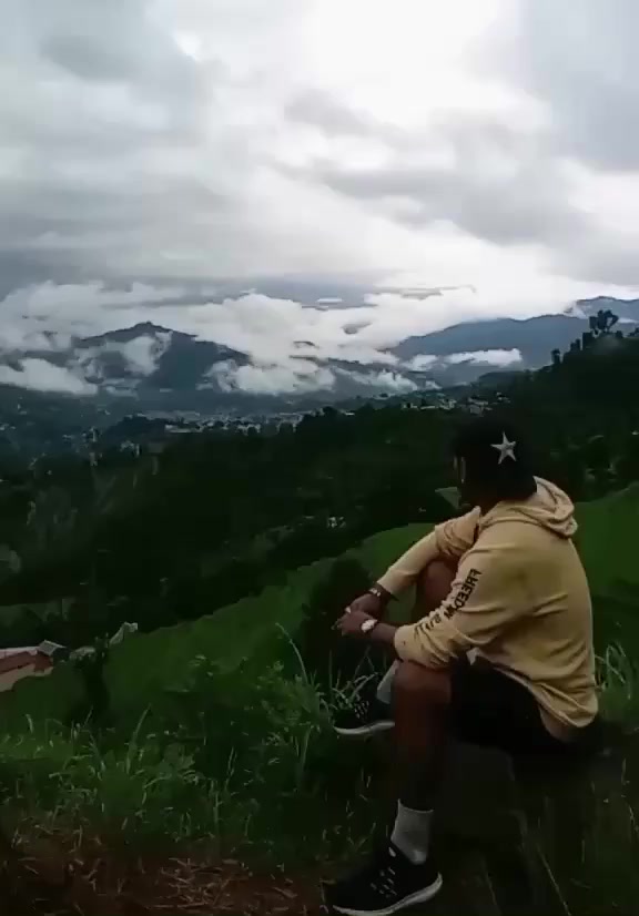 @अर्जुन सेन्चुरी ßκ. (गाउँले )