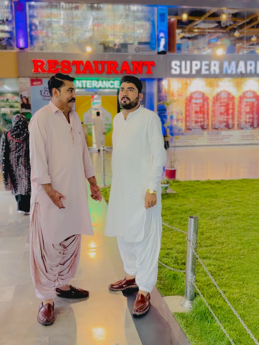 @LaLa TariQ Rind✨