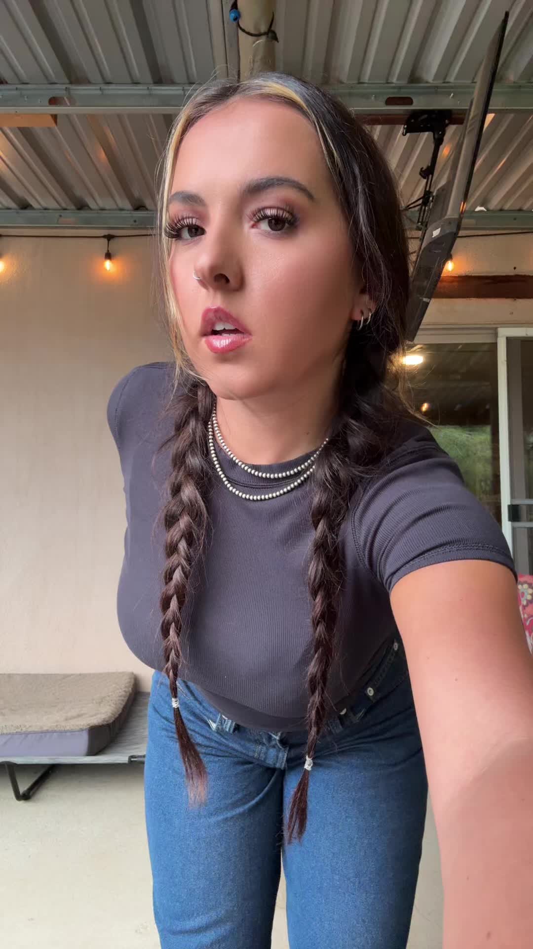 @pikivids_
