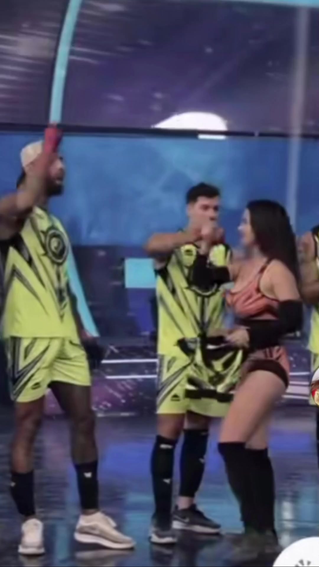 @Eeg y combatientes