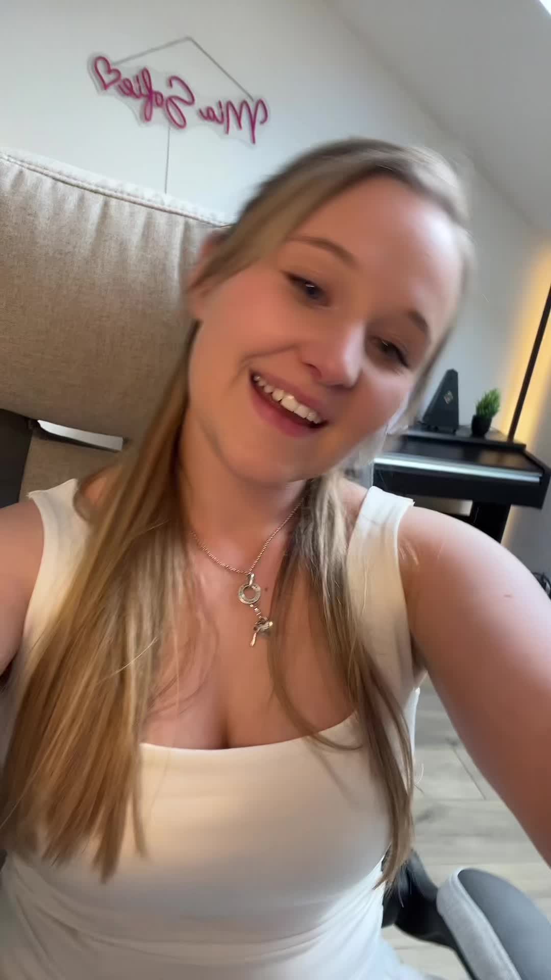 @Mia