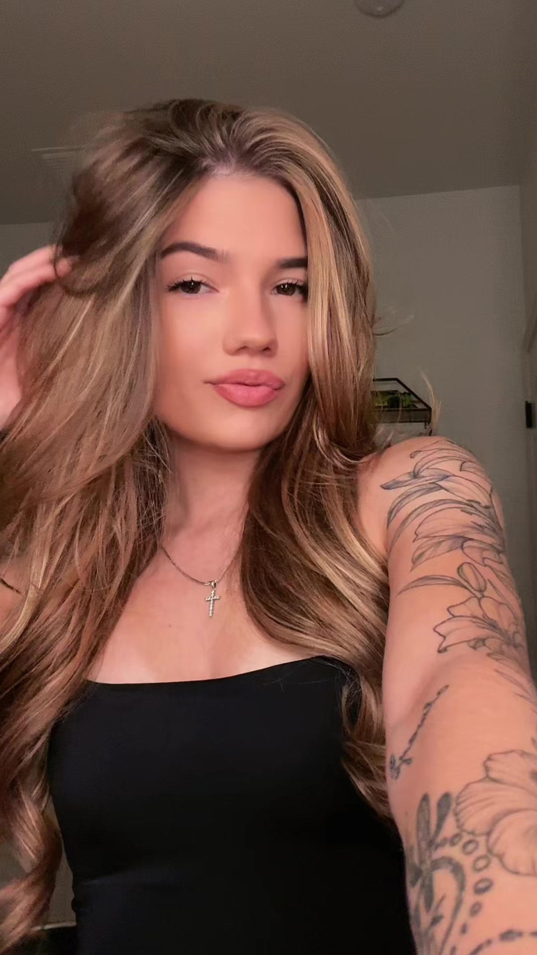 @V | Hairstylist ✂️