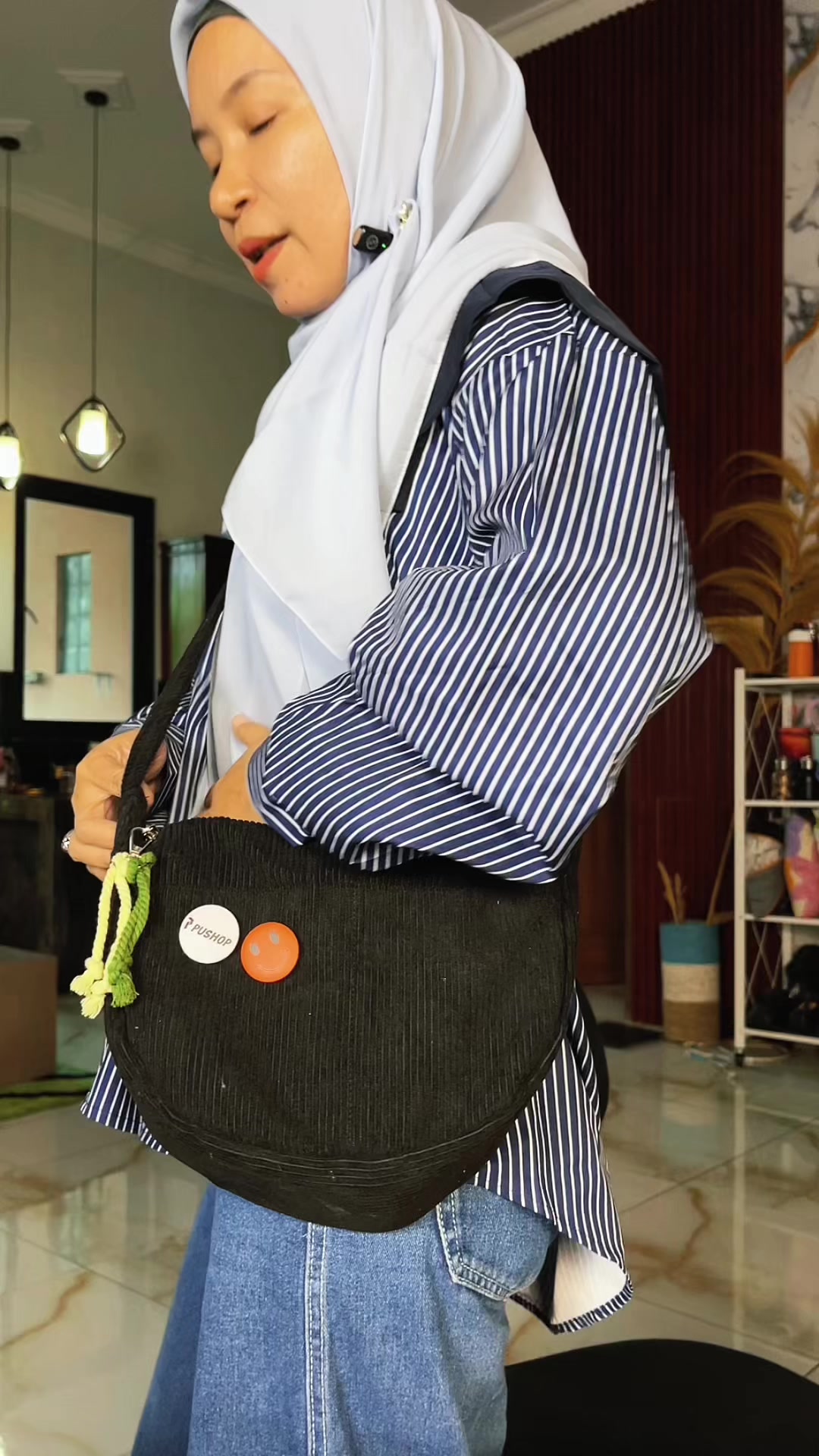 @LELI si paling TAS dan SANDAL