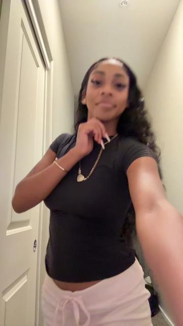 @Leighhh🖤