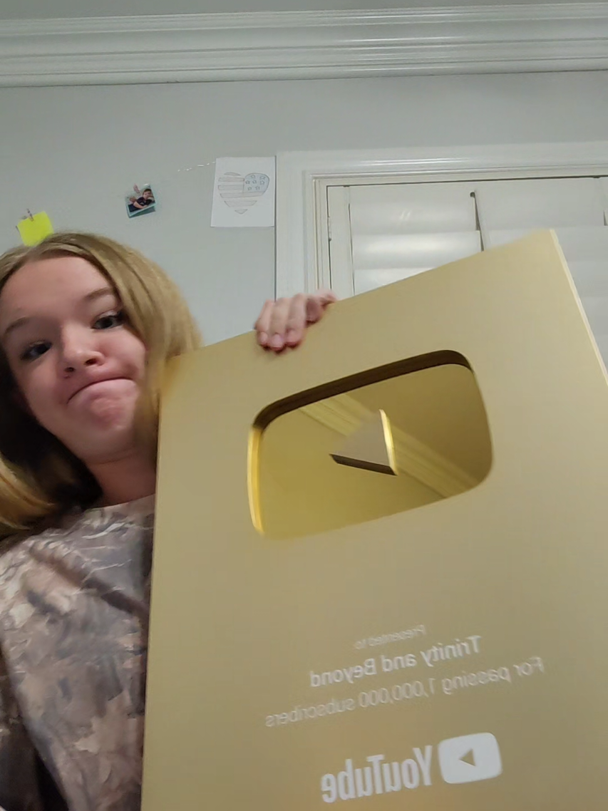 @TrinityRae