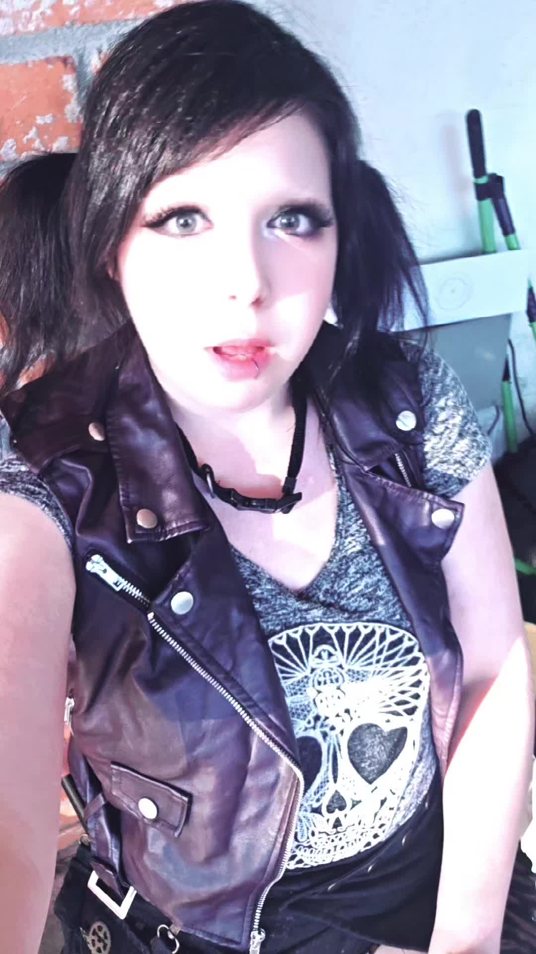@Avii