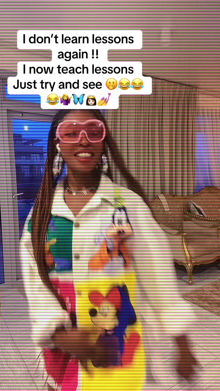 @ETHEL 🦋👸🏻THE RUNWAY MODEL