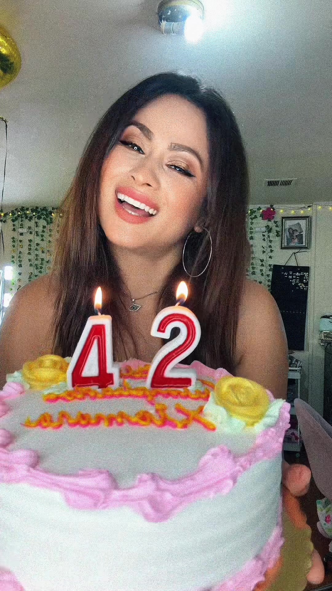 @Anahi