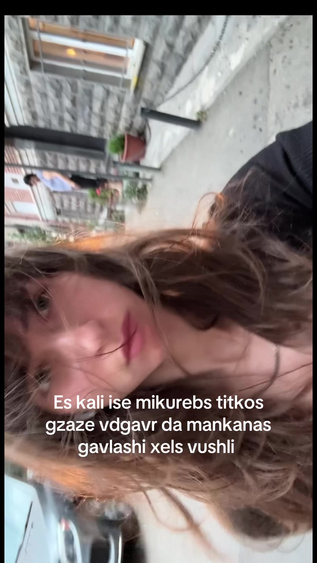 @lola