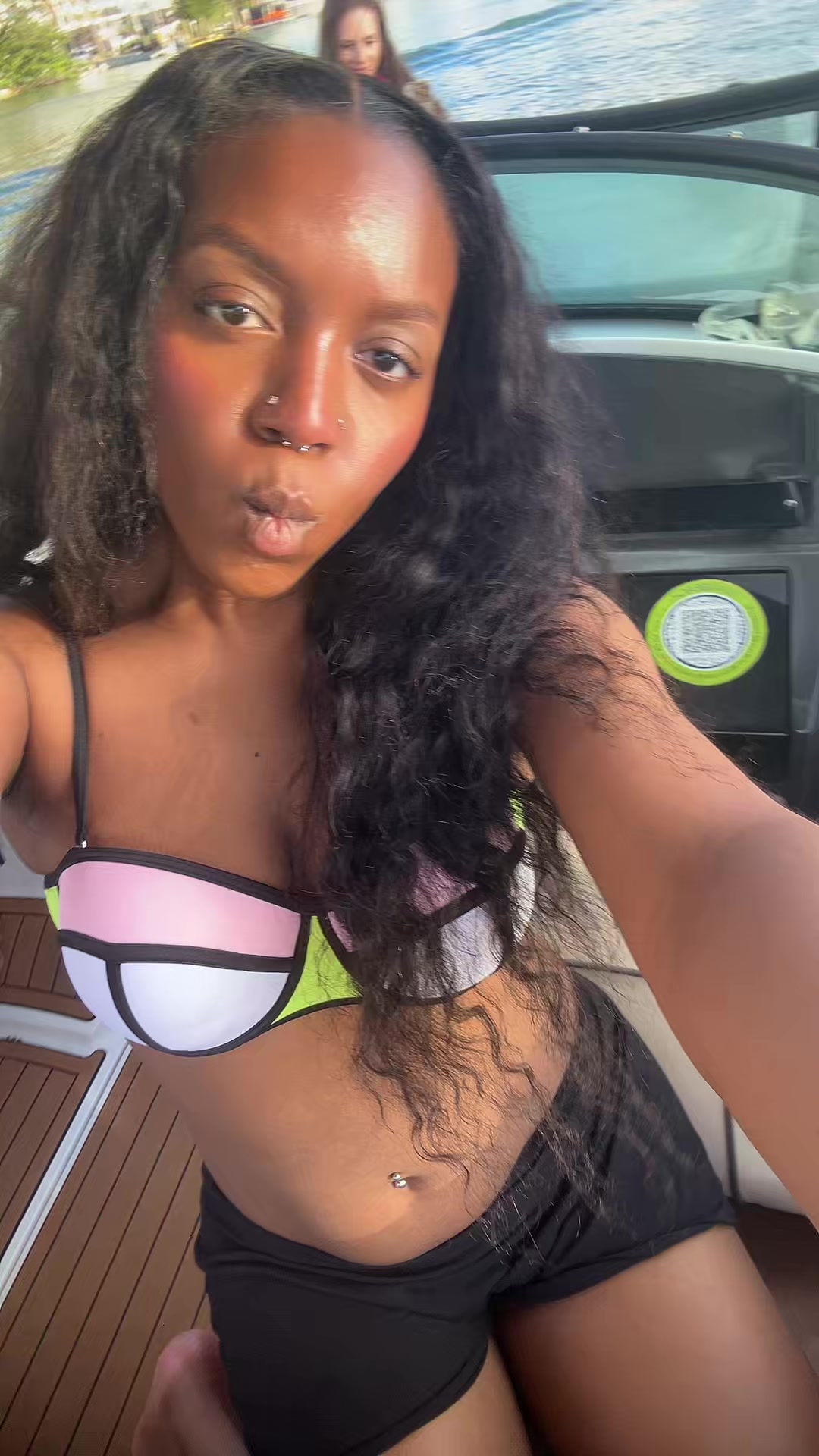 @usersaturnwrld