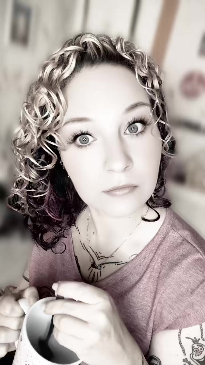 @CarrieMandy2002&hearts;️🖤 2.0