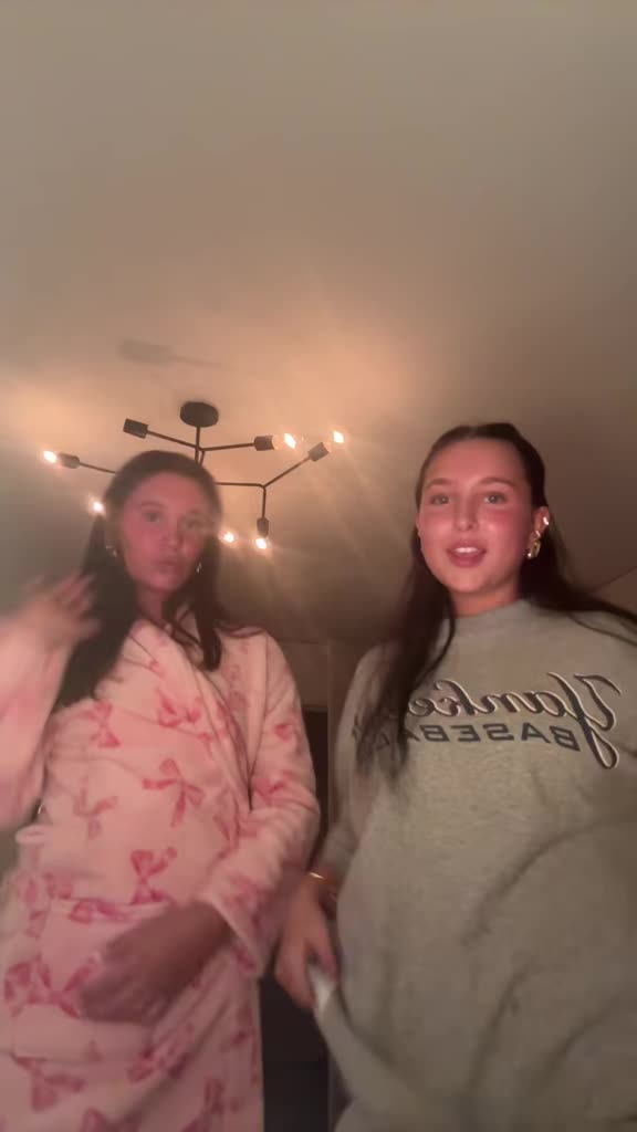 @ellahoppin