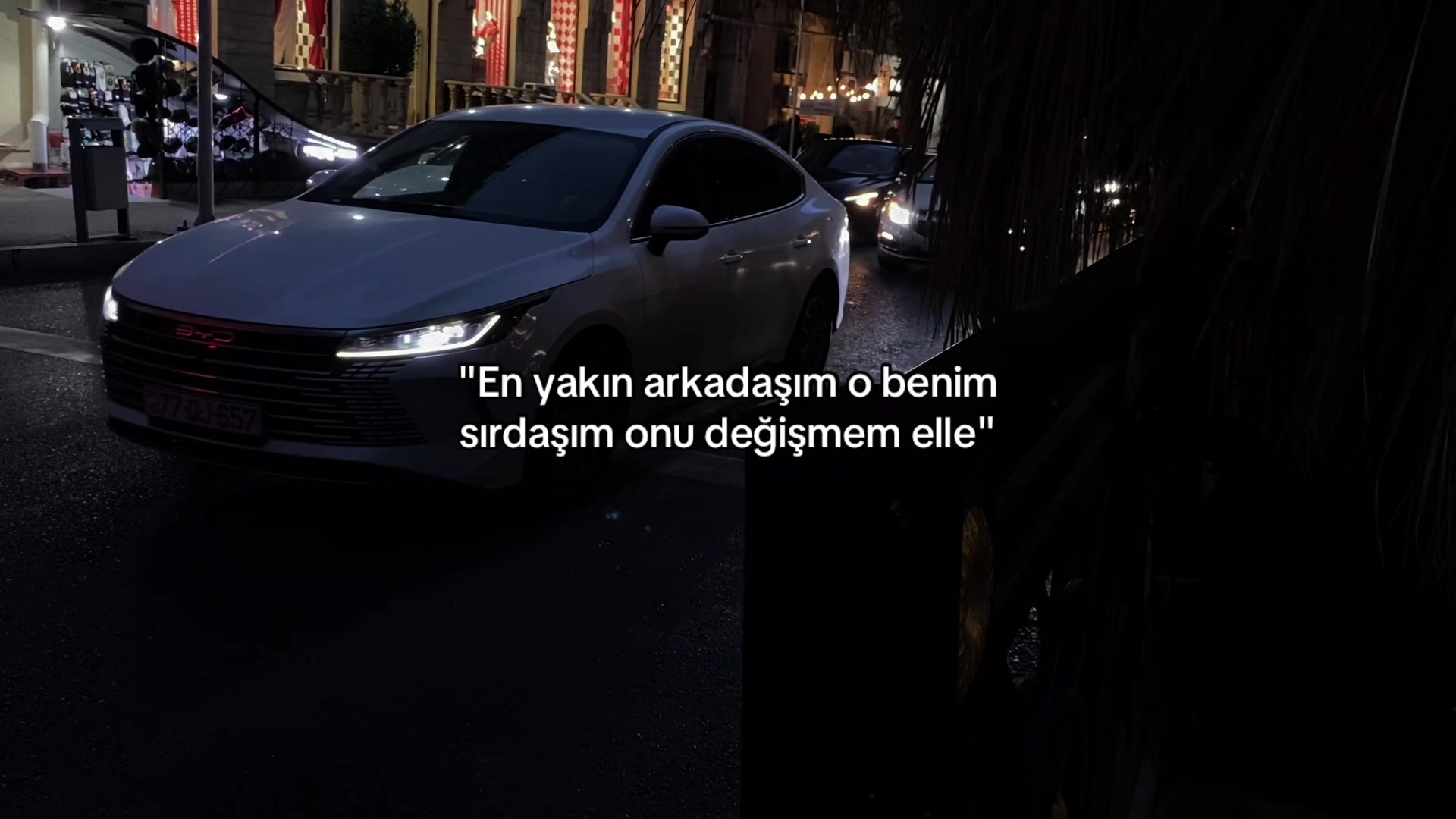 @𝓜.