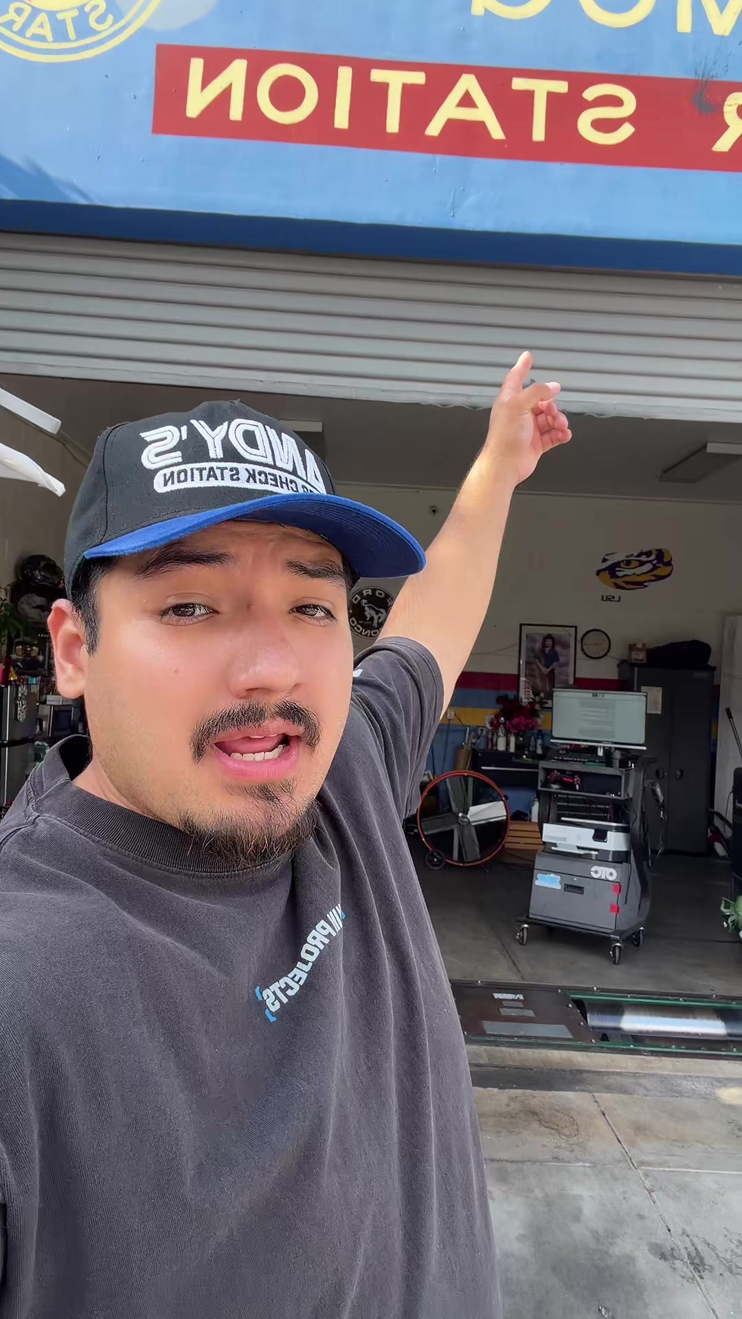 @ThatManSalas