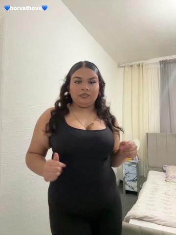 @arisha_horvathova