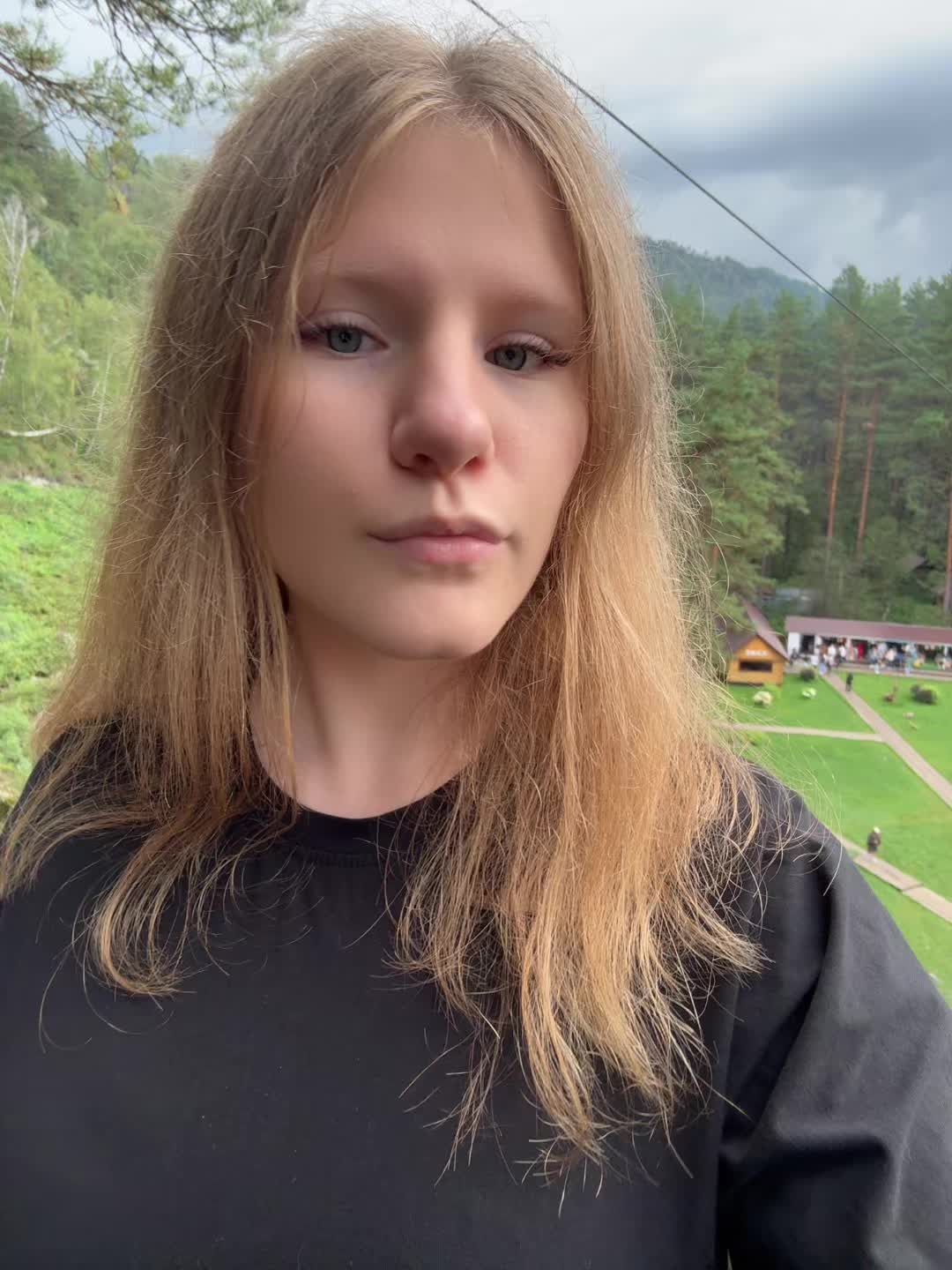 @mamakarina)