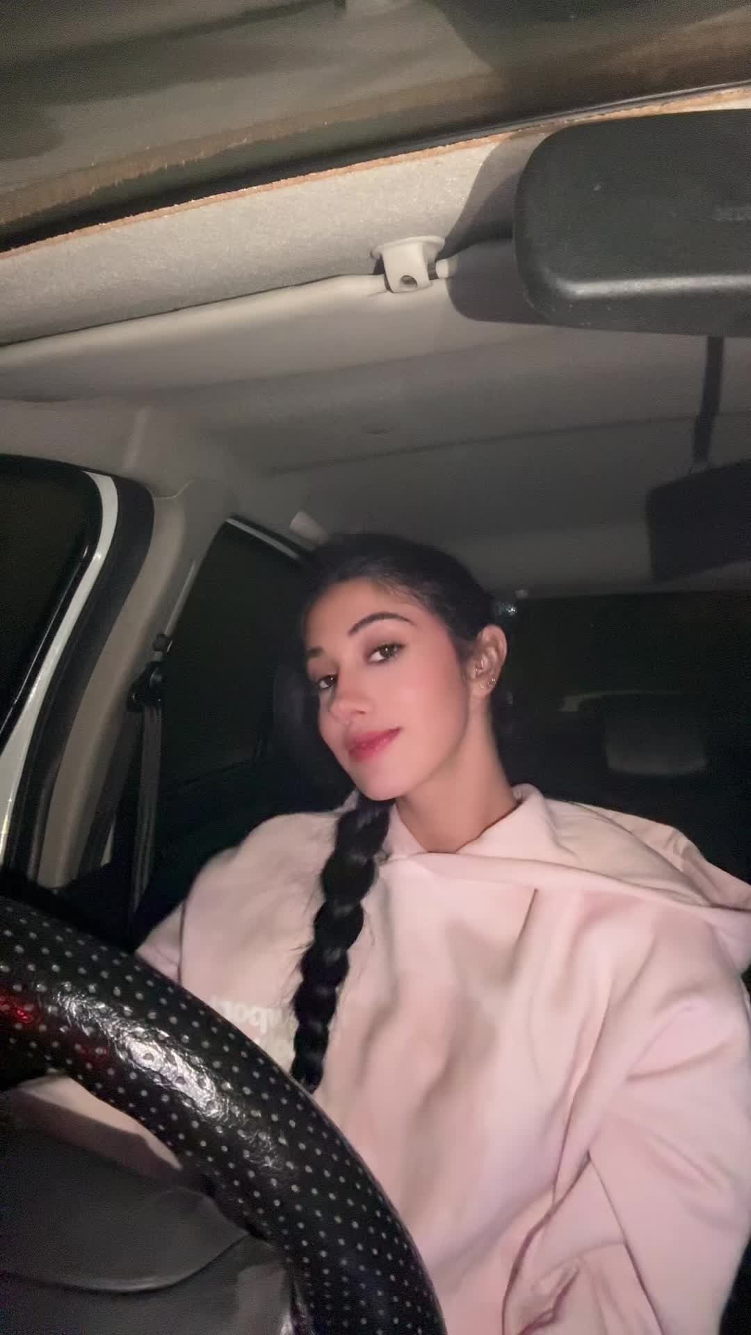 @arianazareei__