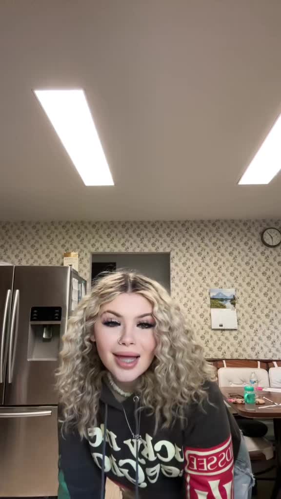 @Angel 🦋