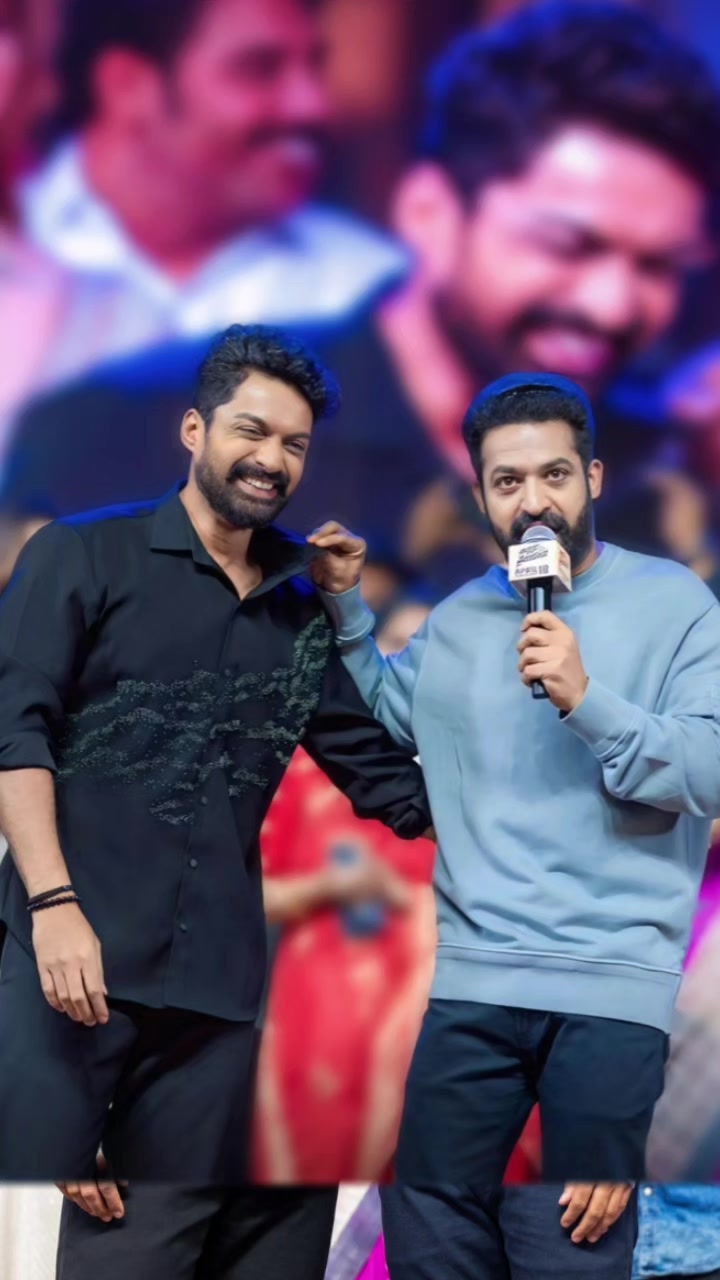 @☠️.///ఊసరవెల్లి.///☠️