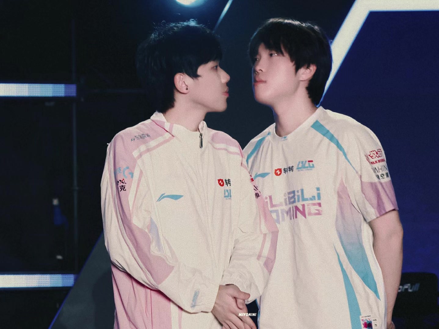 @Heosu cưỡi gấu xem hoa🌸
