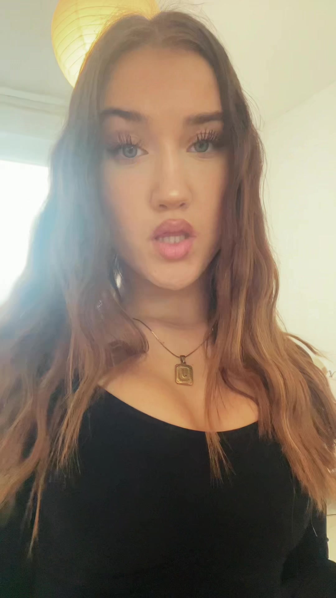 @𝒄𝒉𝒂𝒓𝒍𝒐𝒕𝒕𝒆💘