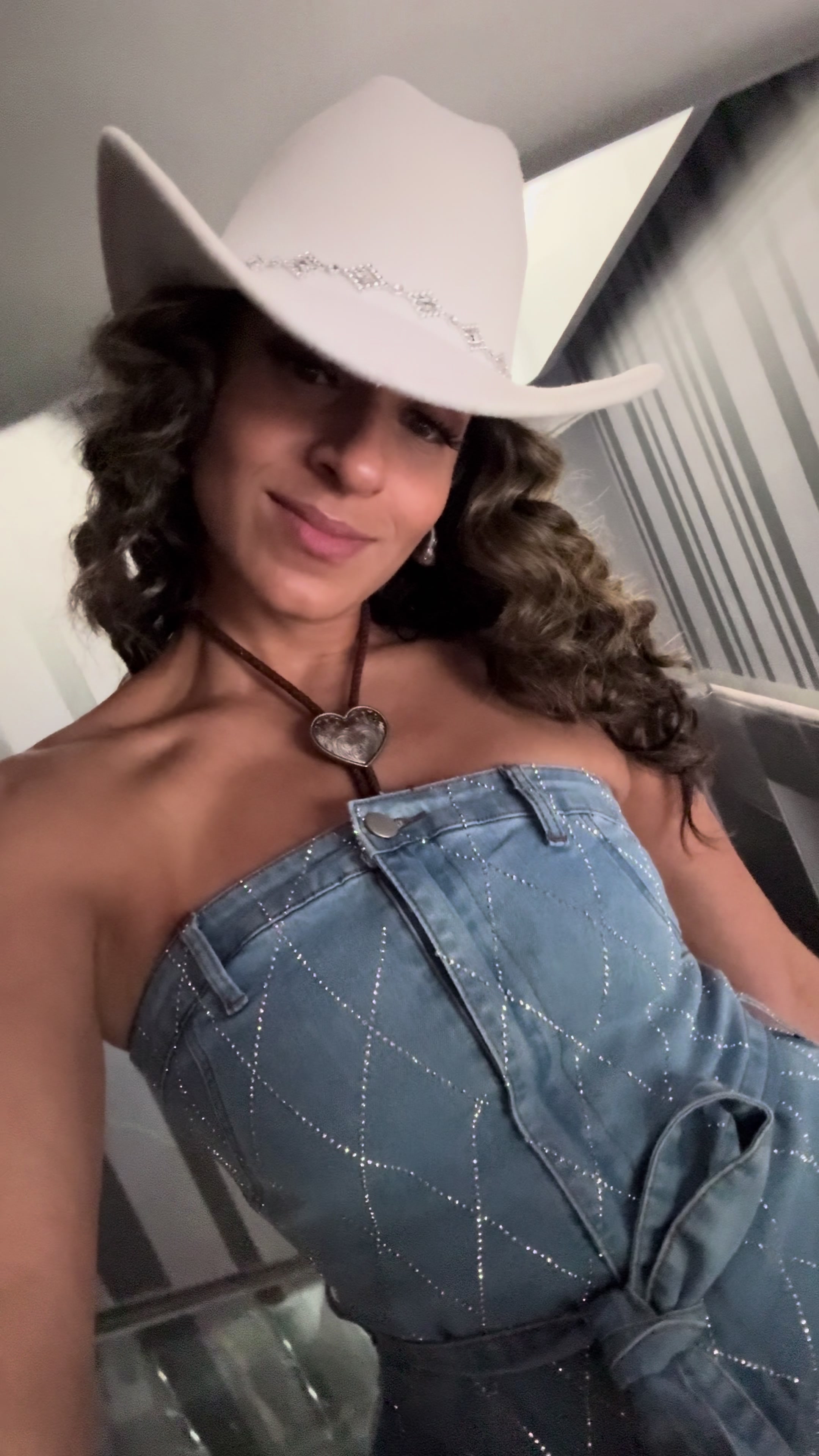@zora_ontv